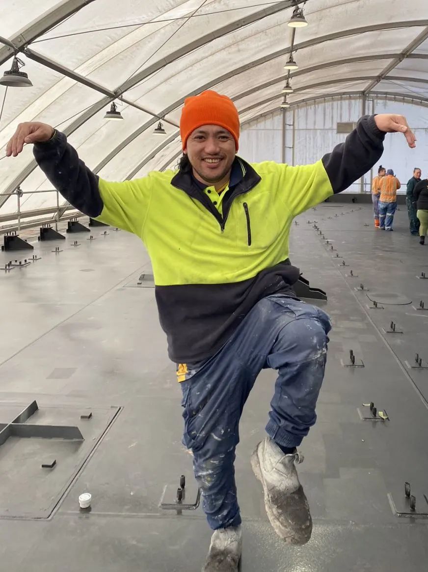 孙哥在新西兰:15岁退学,17岁生子,28岁出国,一小时挣200元