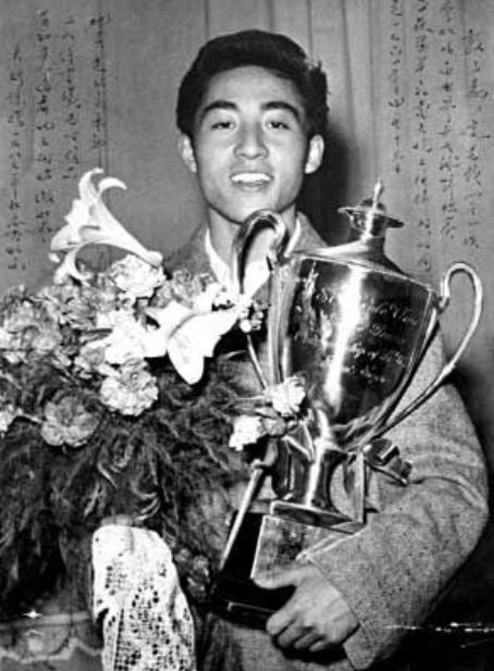 1971年，毛主席看了这份报纸后，立即指示：邀请美国乒乓球队访华