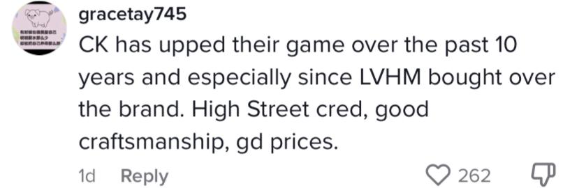 女孩子晒爸爸送的80元的包,女生晒父亲买的包