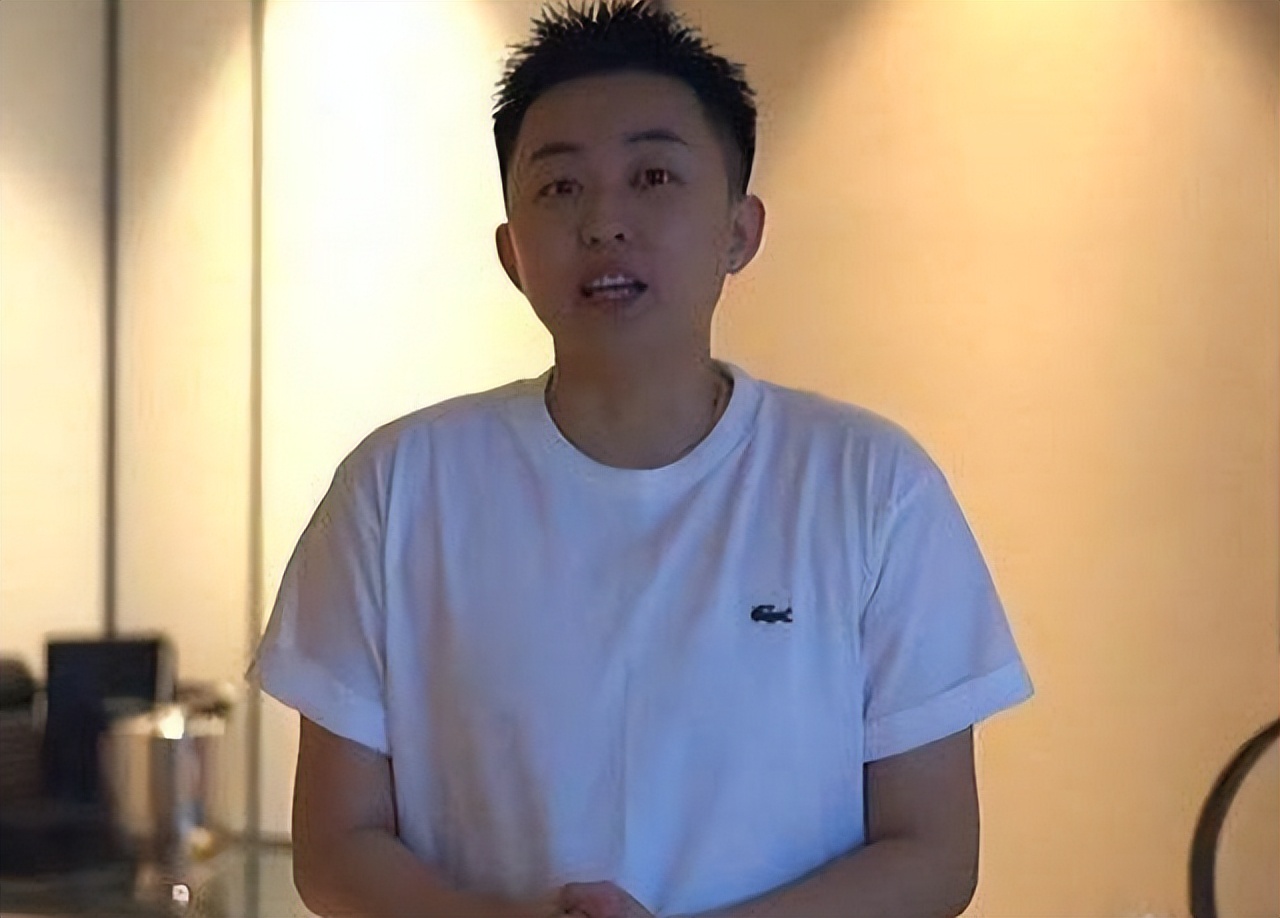 4年前，那个花50万买精子生五国混血的吉林妈妈，如今生活怎样了