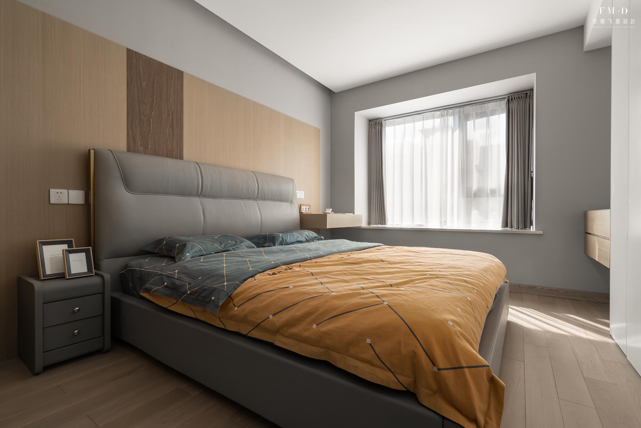 客厅开间2.5米适不适合做满墙,开间宽3.7米满墙做柜子压抑吗