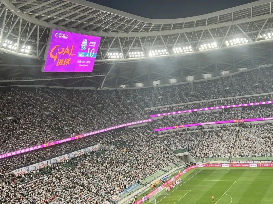 梅西的私人飞机豪华吗,梅西的私人飞机在比利时的报道