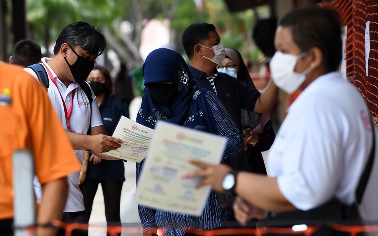 美国XBB井喷竟然带头先对我们限制入境，“海妖”意外带火止泻神药蒙脱石散，港媒暗访发现*私走**药品大猫腻！