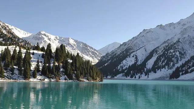 关于新疆天山天池的传说,神奇的美丽天山天池