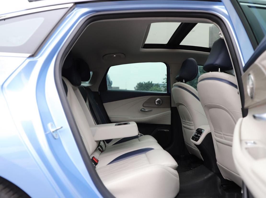 奇瑞艾瑞泽8最新全面测评,奇瑞艾瑞泽8新款实测