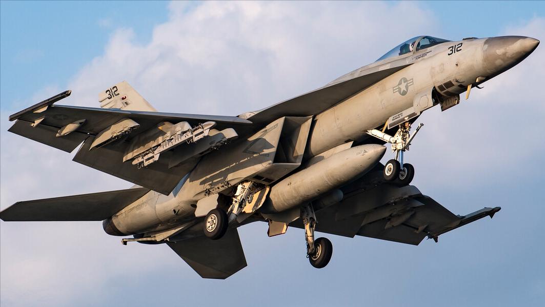 地球十大顶级战斗机排名：苏35勉强上榜，歼20名列前茅！