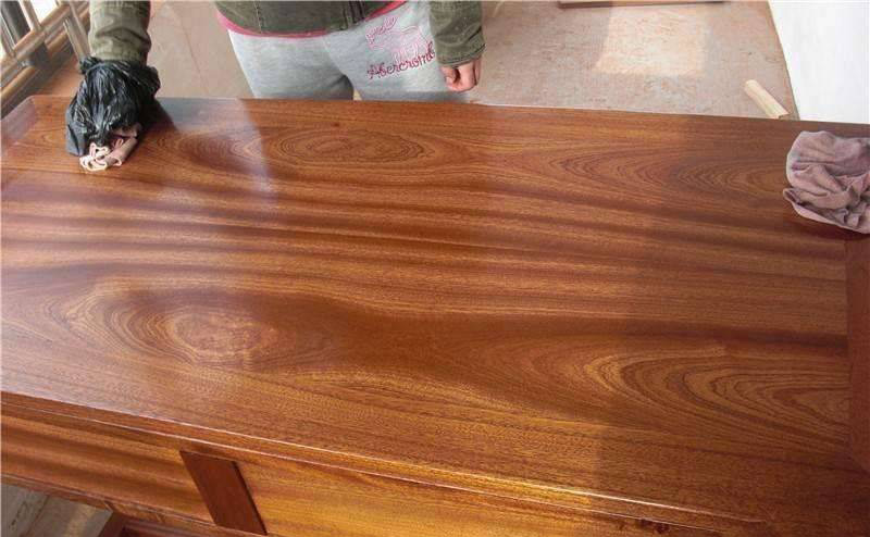 实木家具开裂的原因及处理方法,实木家具开裂的问题怎么处理好看