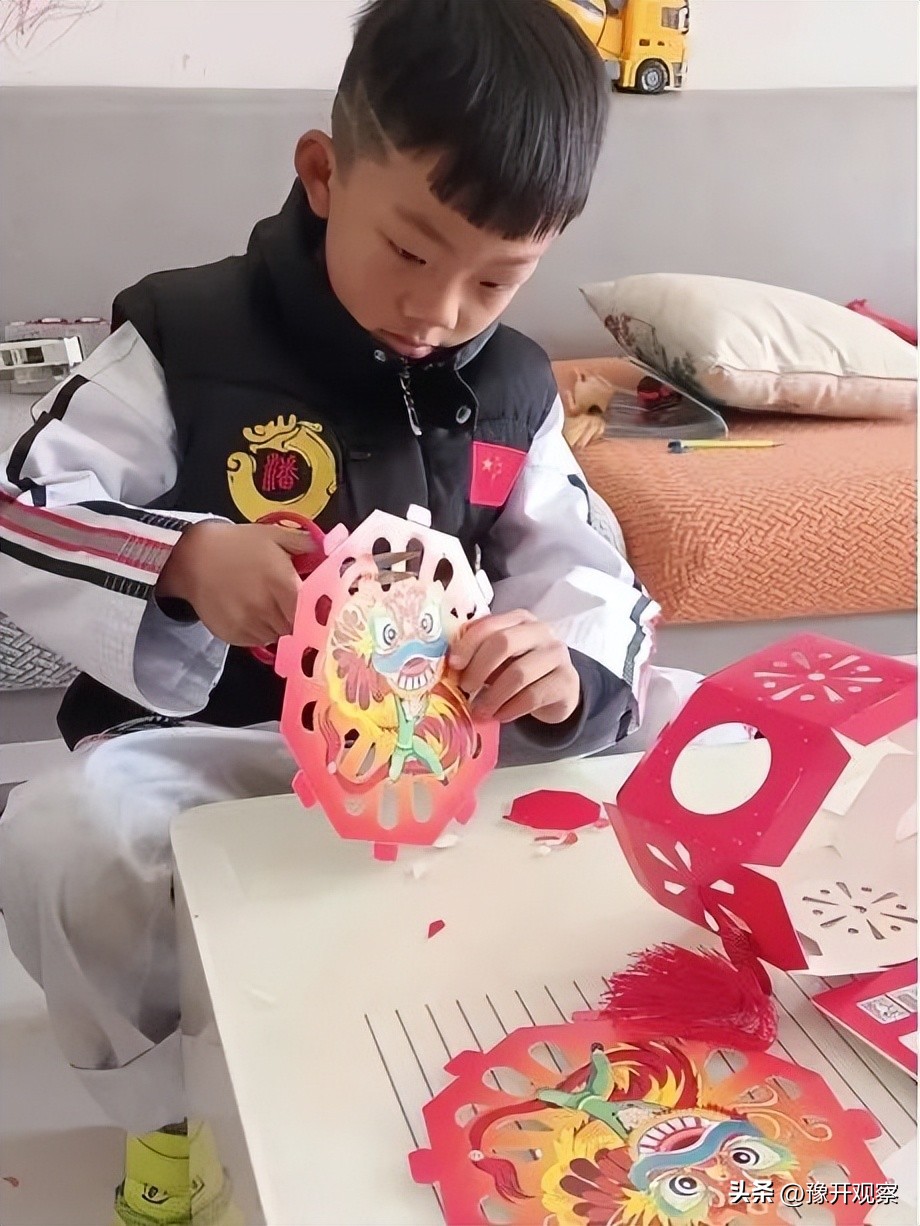 小学生元宵节做花灯活动,小学元宵节做花灯