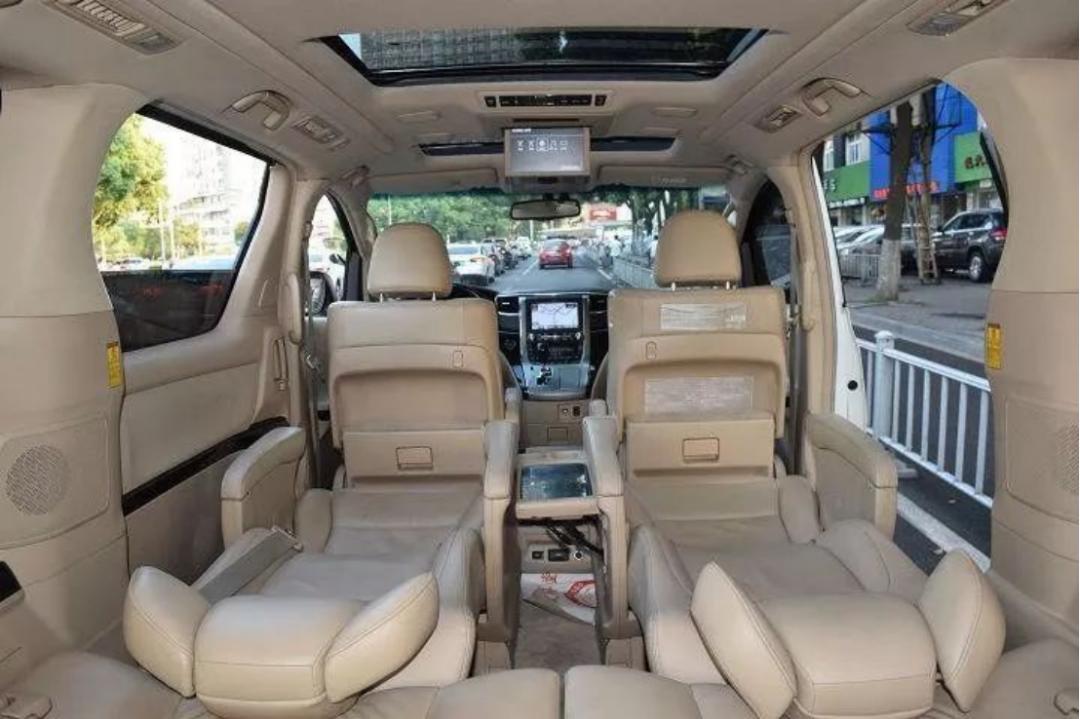 无意看到客人行车记录仪内的视频，我心想：坏了，惹上事了