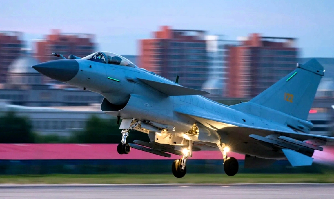 歼10单发有什么优势,歼10最新型是什么水平