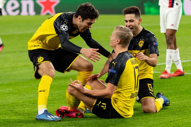 欧冠经典瞬间c罗点球,欧冠c罗vs梅西帽子戏法