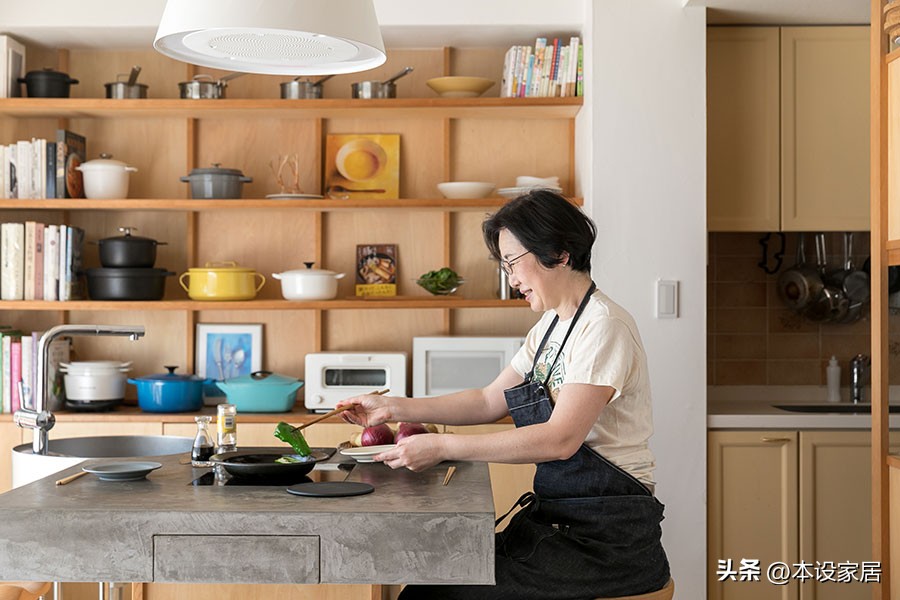 退休阿姨独居生活,60岁退休阿姨晒出独居生活照