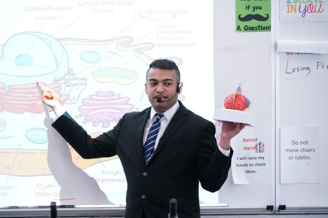 以世界为养料，建一所会生长的学校——访深圳市龙华区万科双语学校校长杨帆