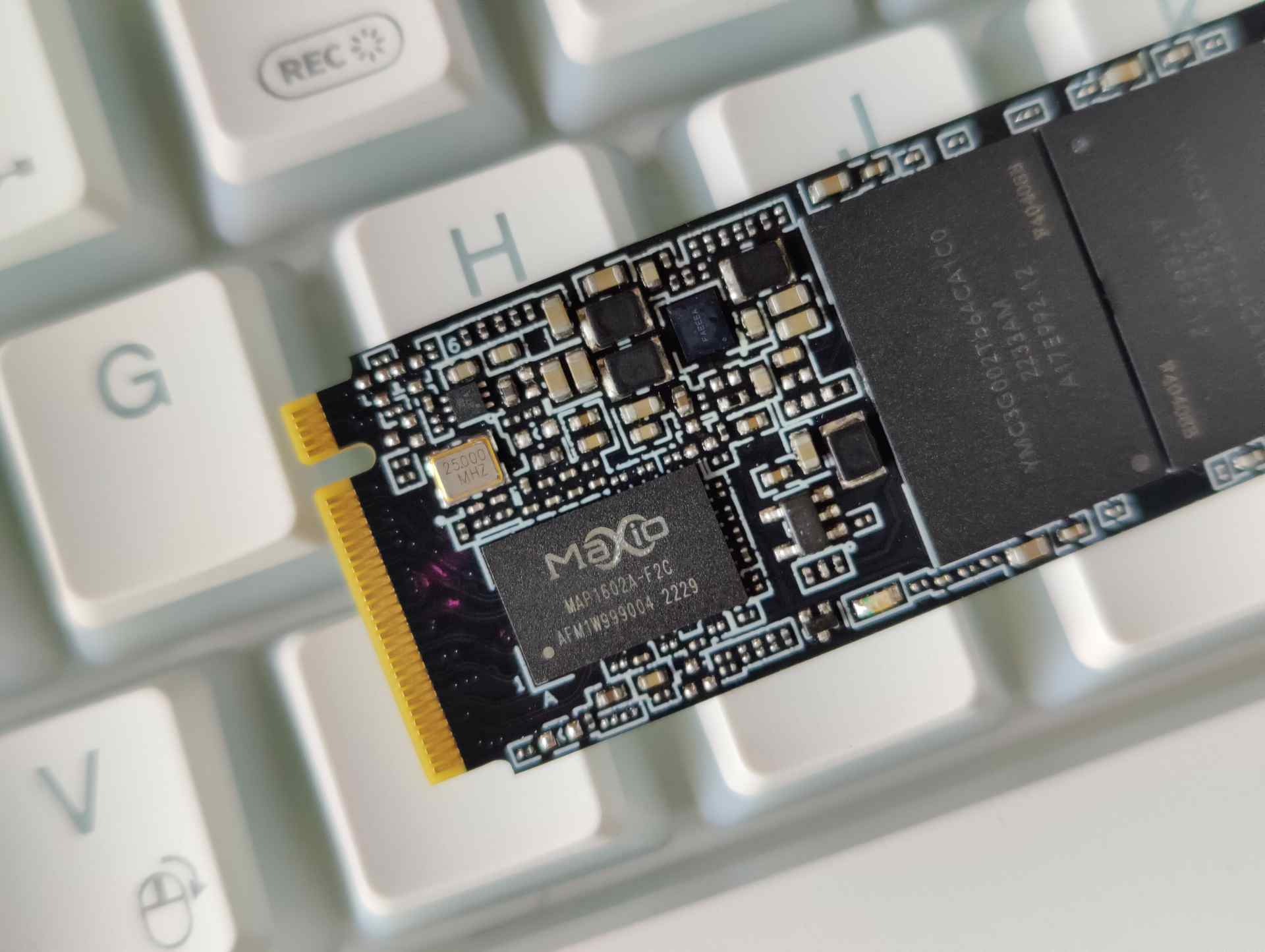 七彩虹cn600m.2固态硬盘评测,联芸主控性能