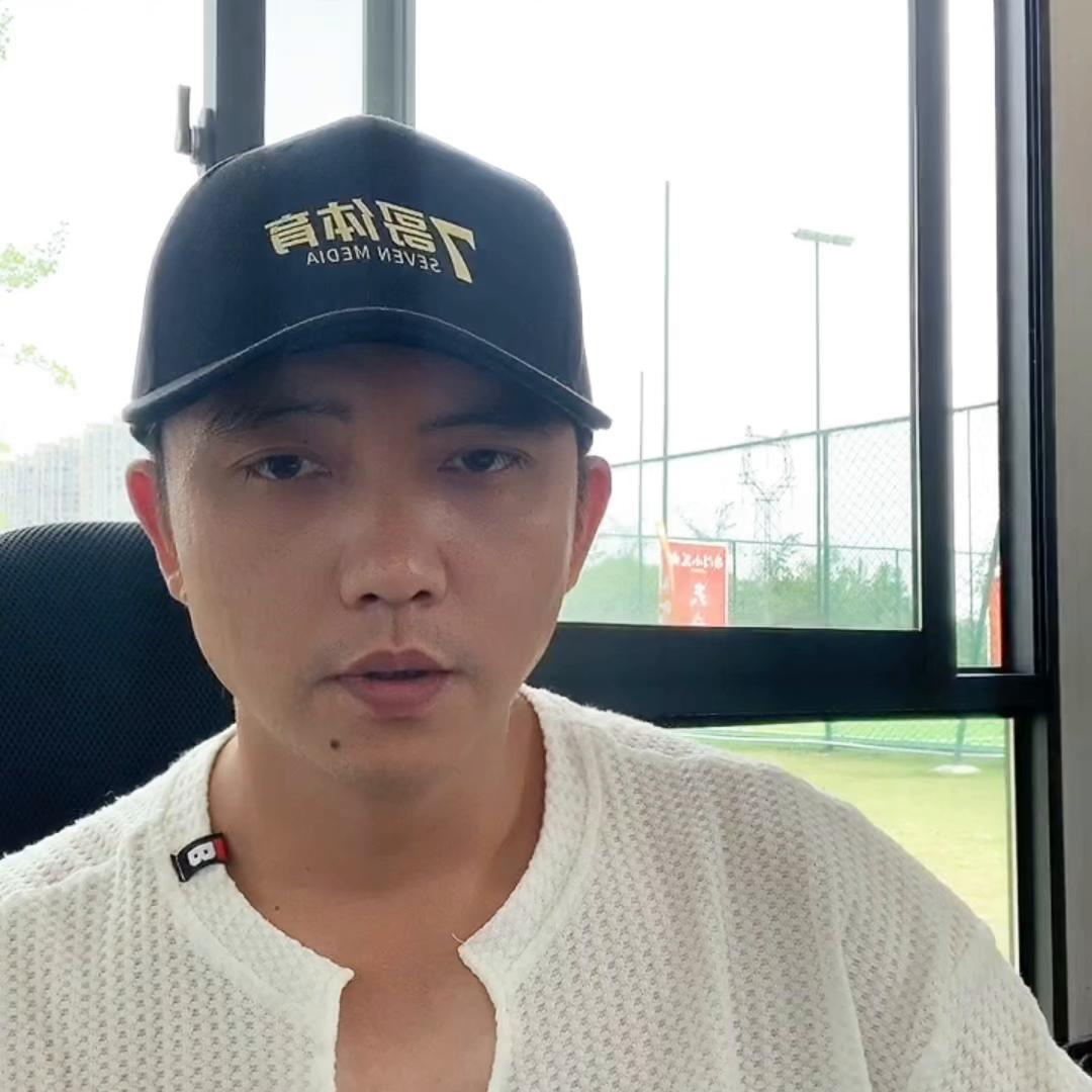 张岩与武磊是一个队吗,赛后武磊张岩