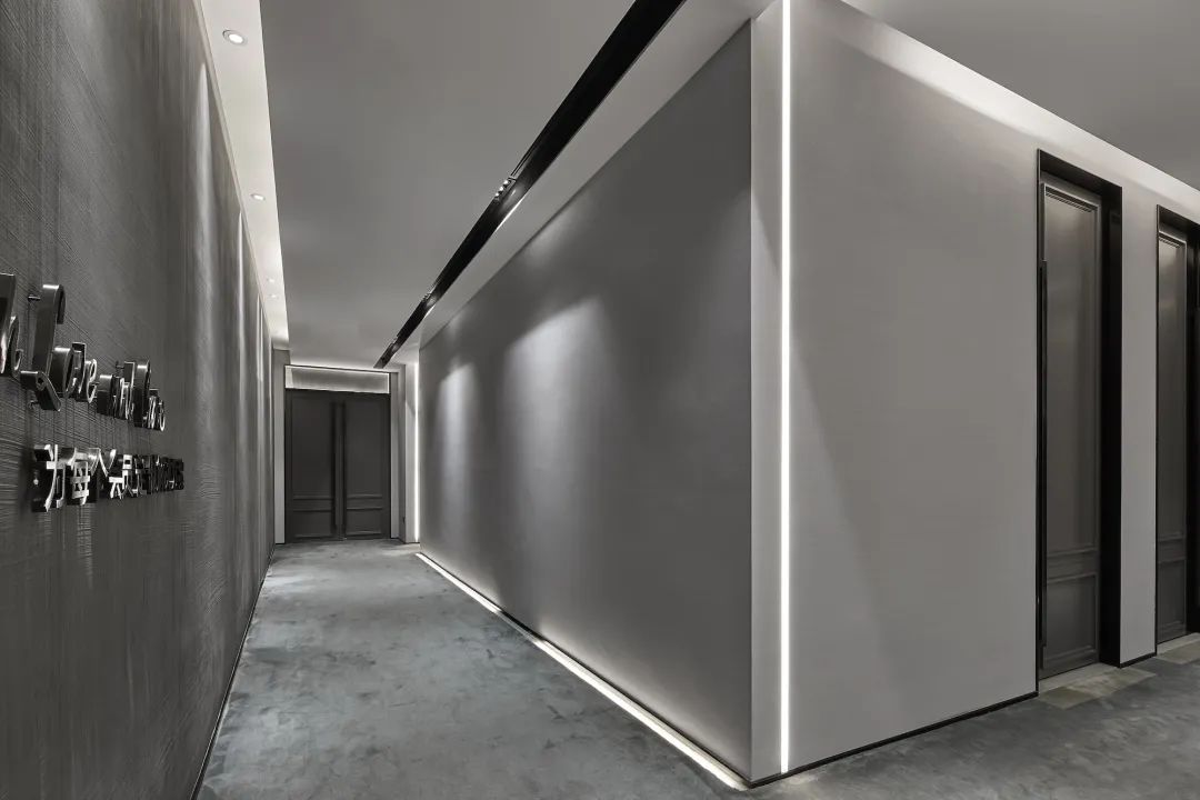 MOSOM墨森设计｜AEVUM奥斯芬KKONE店：呈演优雅风尚