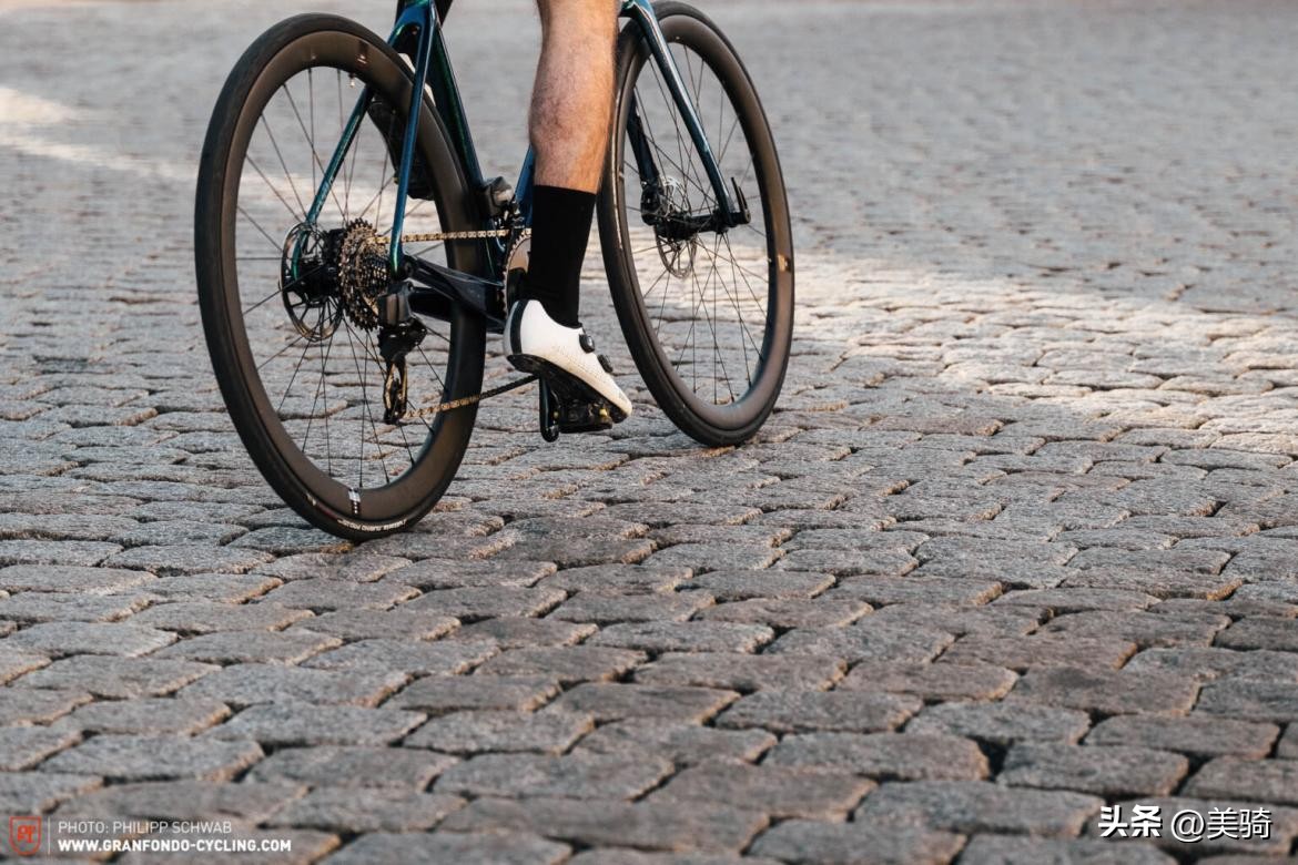 gravel和公路,gravel和road车子的区别