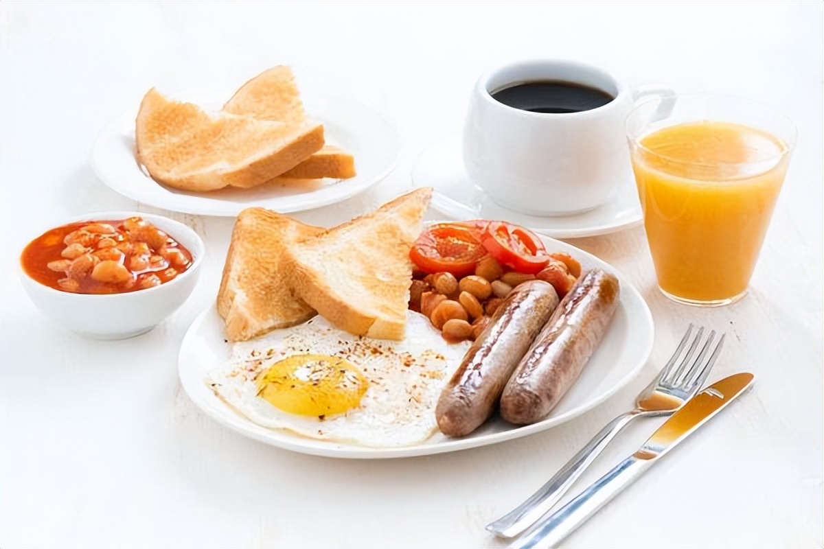 早饭应该吃什么早餐最有营养,不吃早餐的危害及饮食多样的好处