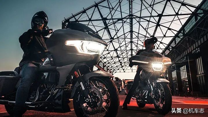 哈雷全新cvo公路滑翔,2022哈雷cvo公路滑翔图片