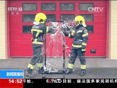 玻璃门咬口了怎么办,玻璃门夹人怎么处理