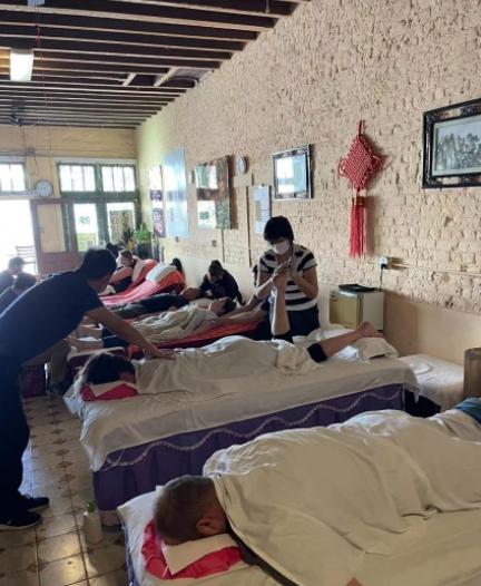揭秘真实美国华人按摩业，月薪上万背后，没有你想的这么简单