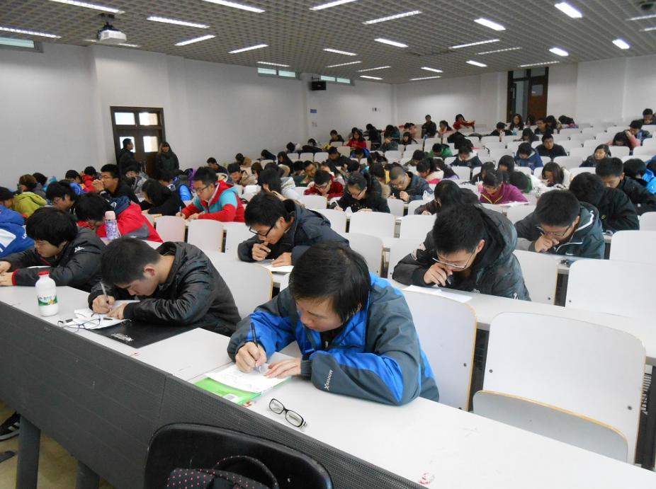 青少年应该如何正确看待偶像崇拜,应该制止学生的偶像崇拜行为吗