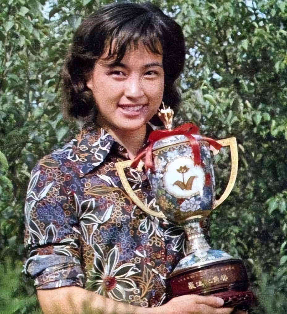 私生活混乱、卖假货、深陷“丑闻”，这4位“老戏骨”晚节不保？