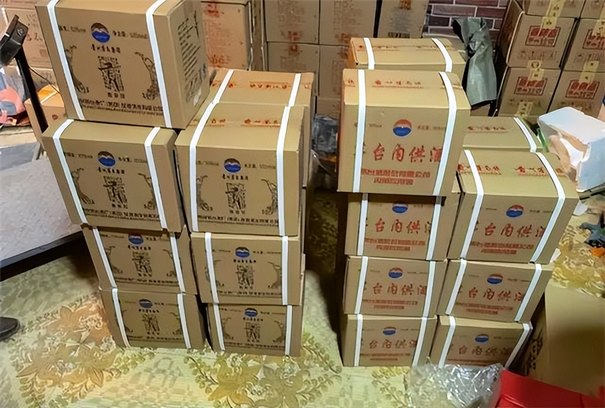 要过年了，走亲拜友要注意，这3种酒千万别送，否则门都不给你开