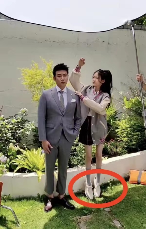 陆毅的大女儿的腿,陆毅大女儿近照多瘦