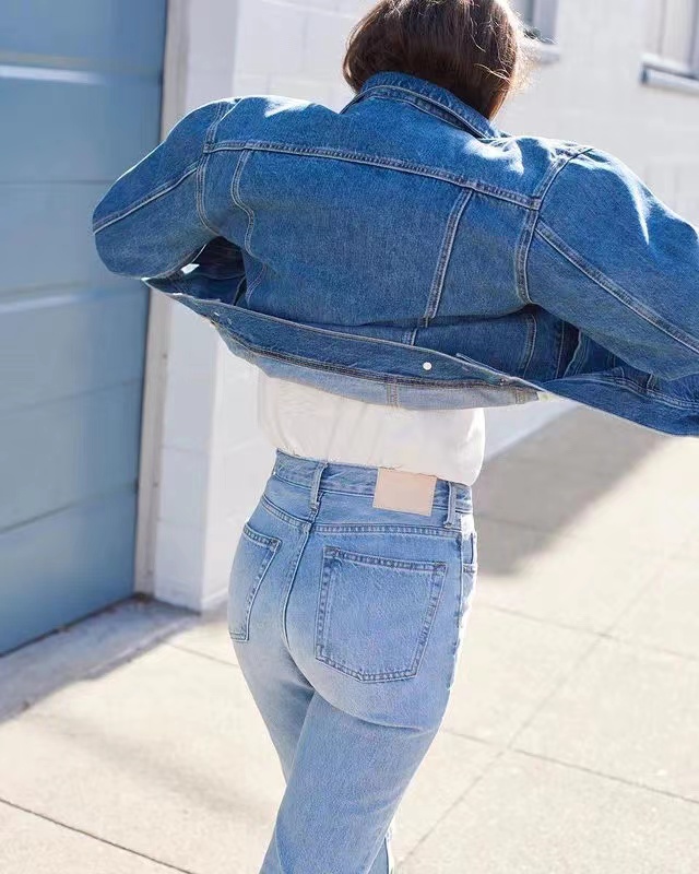 白衬衫牛仔裤永不过时的经典穿搭,fashion2牛仔裤