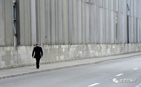 当男人缺乏安全感怎么办,当一个男人承受不住压力的时候