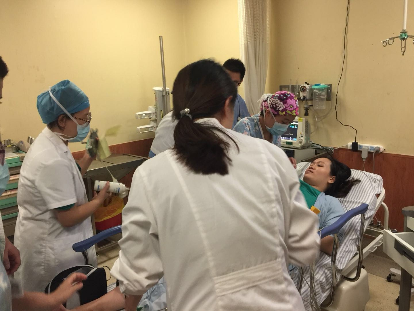 孕晚期为什么会出现宫缩,孕晚期为什么会频繁宫缩