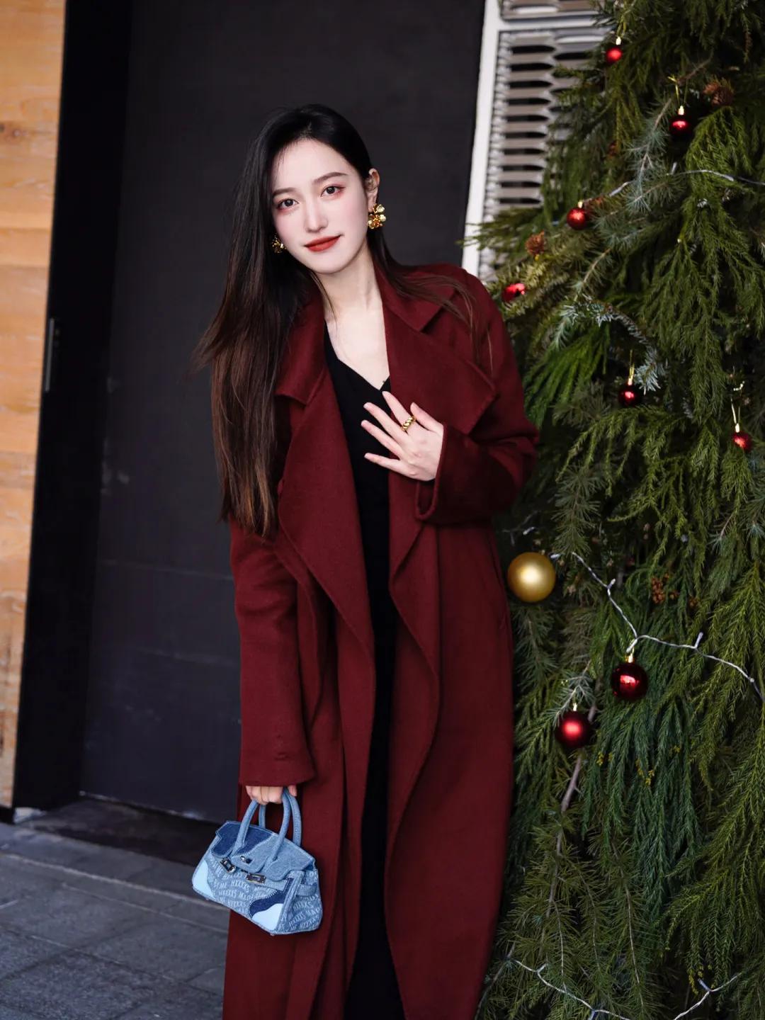 黑色连帽针织衫搭什么颜色的大衣,针织大衣配什么内搭最好看