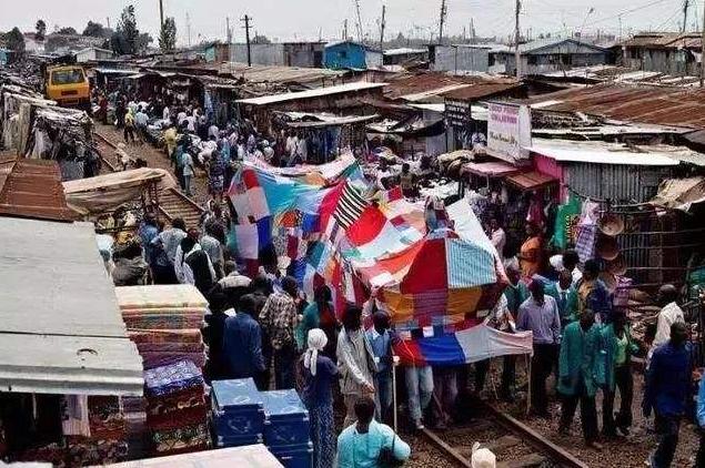 中国旧衣服在非洲被哄抢,一天能卖掉20万,女式内衣最受欢迎