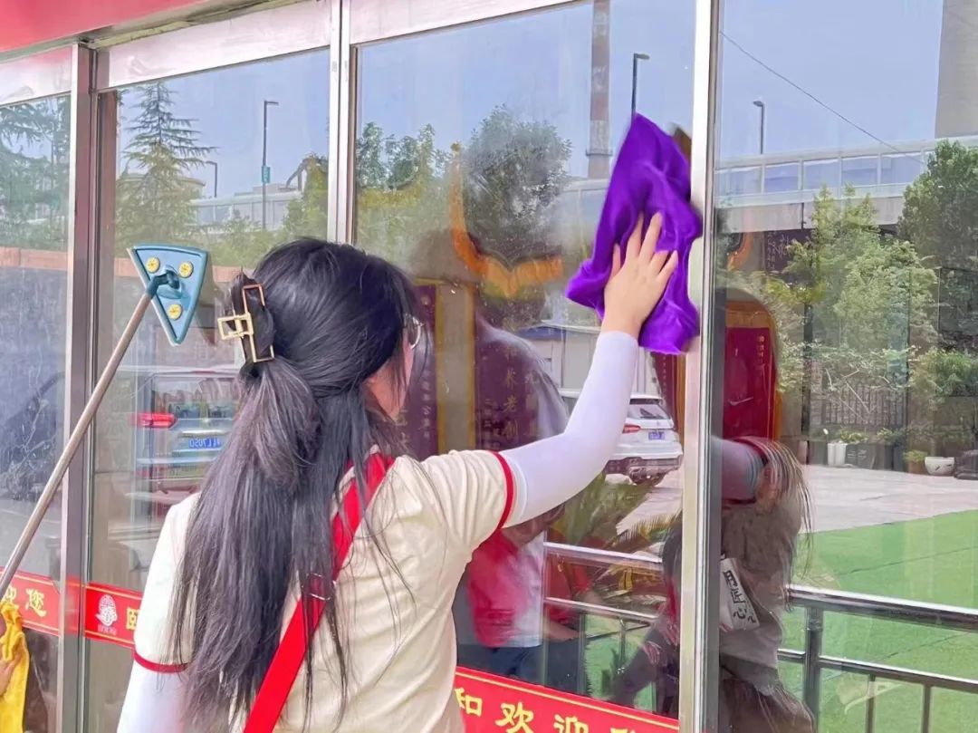 情暖夕阳红志愿者引领敬老风尚,情暖夕阳关爱老人志愿者活动