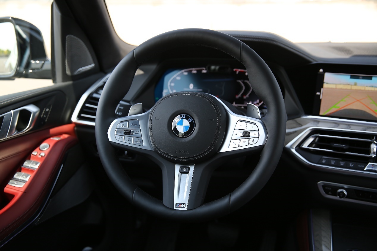 宝马x5新款尊享版2022款夜间试驾,试驾宝马x5新车型