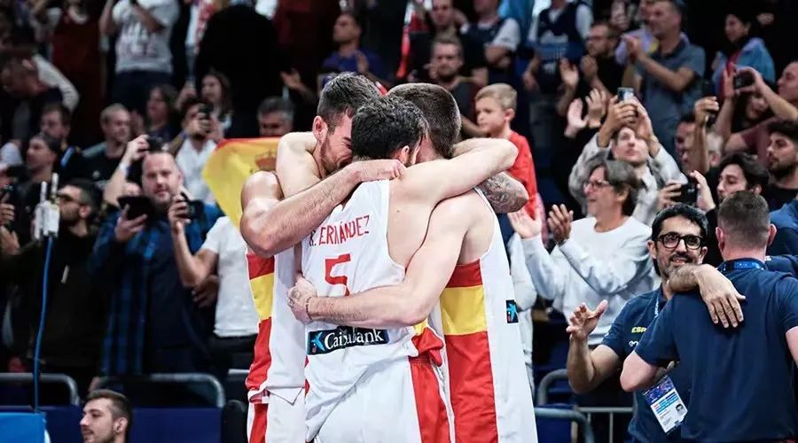 中国男篮老将落泪视频,西班牙篮球冠军深度解析