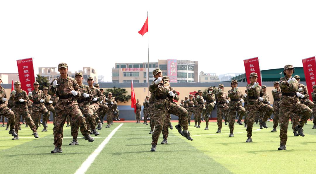 中考喜报国防蛟龙班平均分高达710！狮岭这所学校凭实力“狂飙”