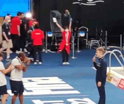 全红婵夺冠反映的人性真相,全红婵夺冠父亲高兴的全过程