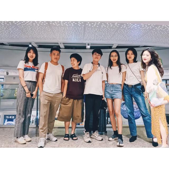 同学会拒绝炫富攀比,同学会穿搭被别人比下去