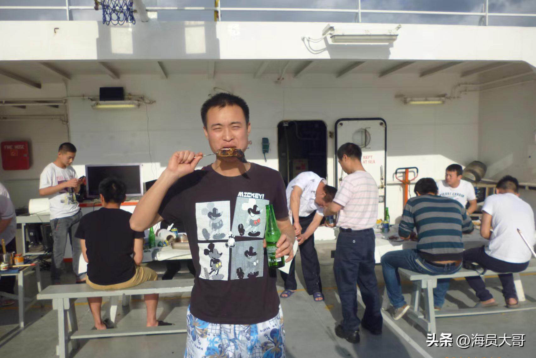 国际海员国庆节船上聚餐,海员在船上的海鲜大餐