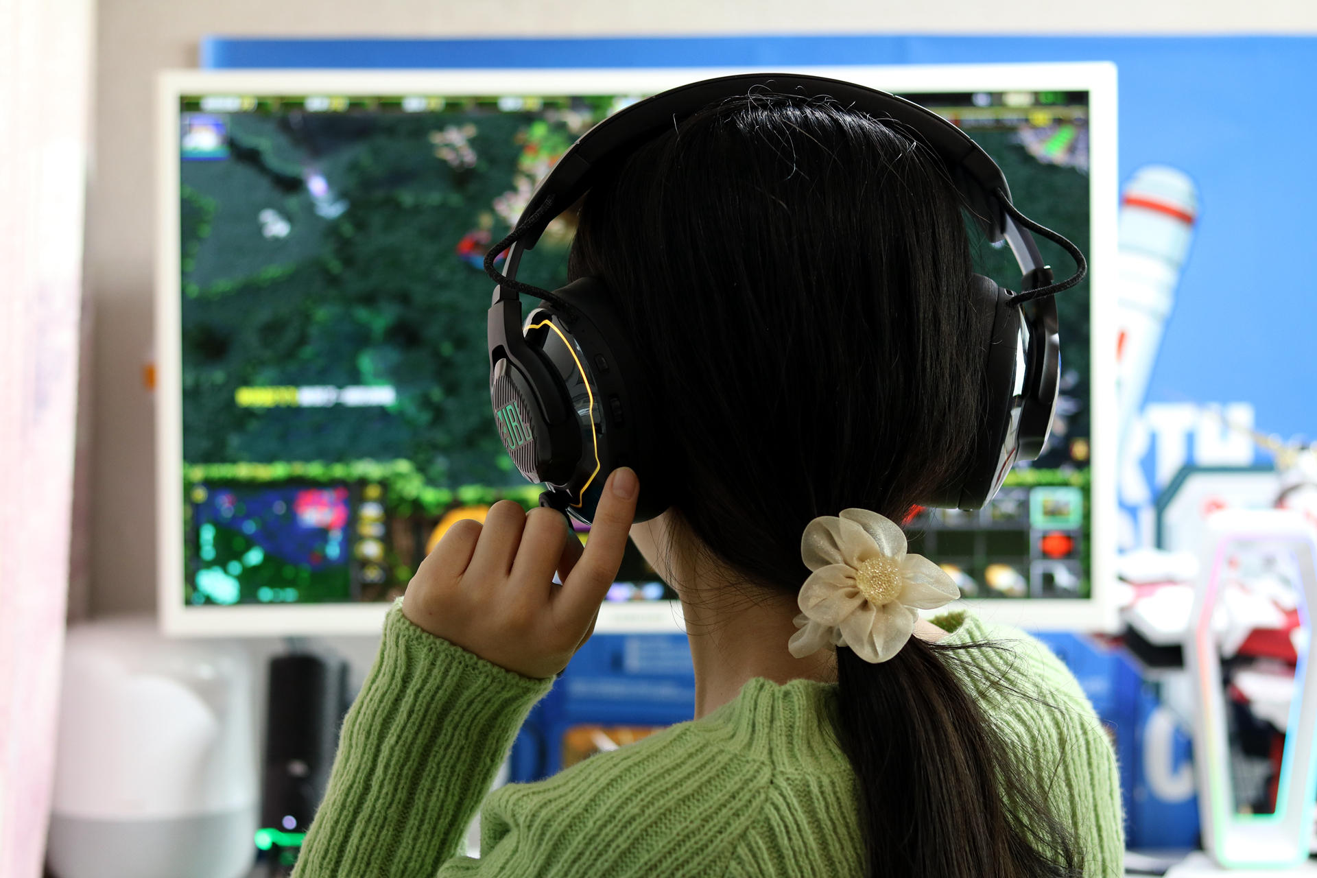 jbl头戴式耳机评测,2000元买头戴耳机值吗