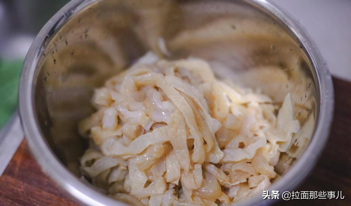 今天才知道，海蜇皮，鸭血都加了“魔芋胶”，看完再决定买不买