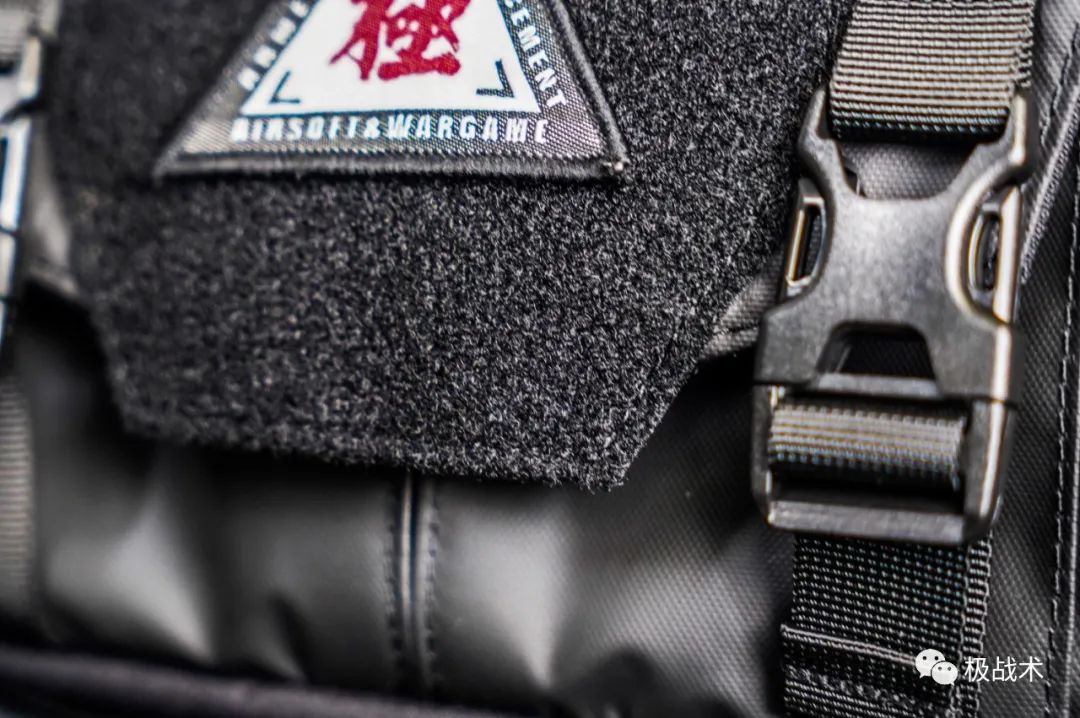 泰酷辣！机能与战术的结合，奈特科尔-SLB05机能通勤挎包丨评测