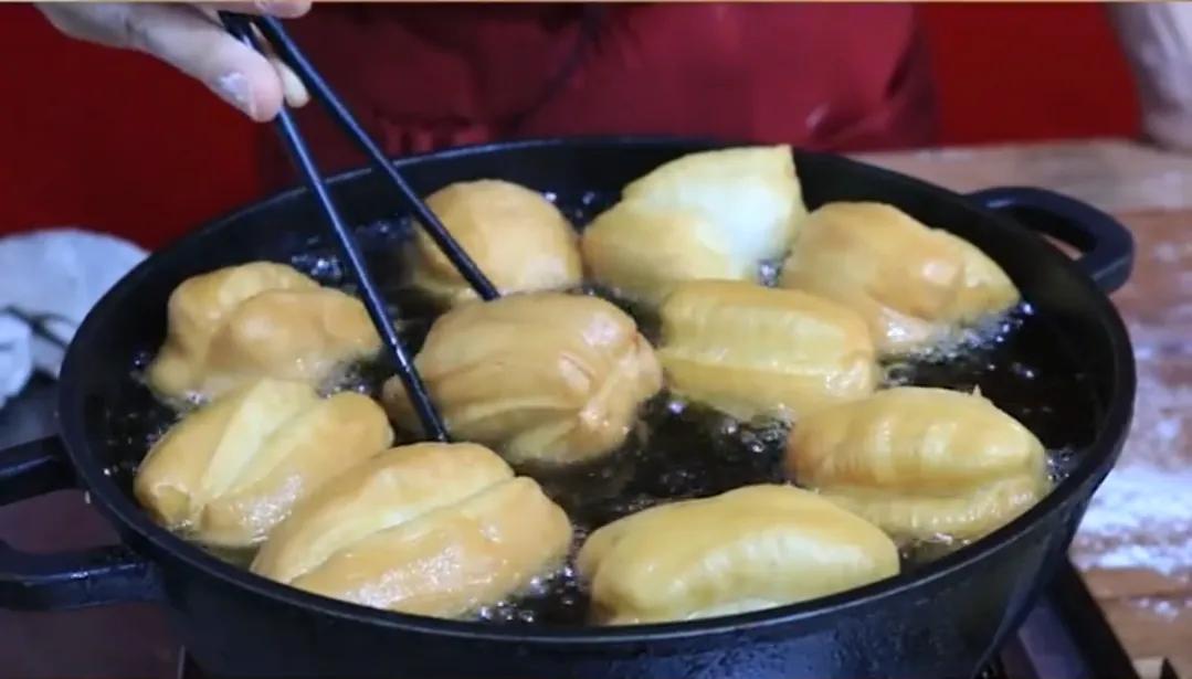 蓬松酥脆小油条做法,蓬松松软的小油条做法与配方