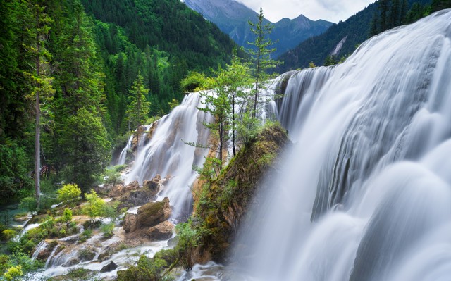 生活潇洒洒脱的诗句,大千世界迷人眼下一句