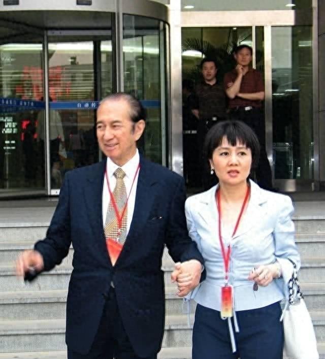 四太梁安琪购豪华车位！价格贵绝全球，早前曾花13亿购豪宅送女儿