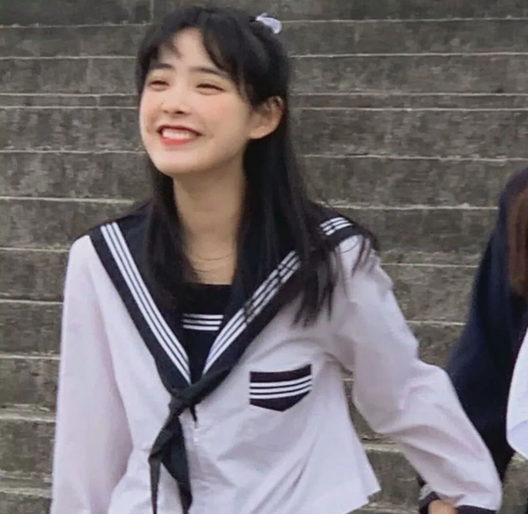 闺蜜头像一左一右真人可爱姐妹,情侣头像和闺蜜头像连在一起的