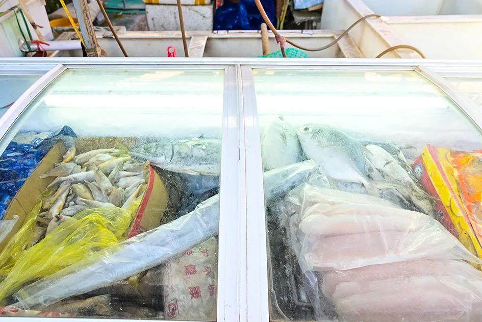 西山脚下的早市,闲逛最具人间烟火气的早市