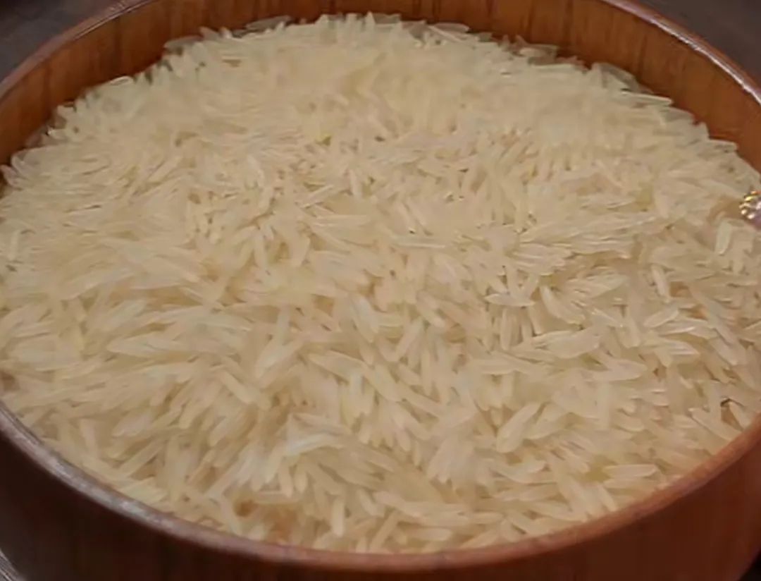 蒸米饭要放什么才饭香软可口,蒸米饭别只加清水四个小窍门